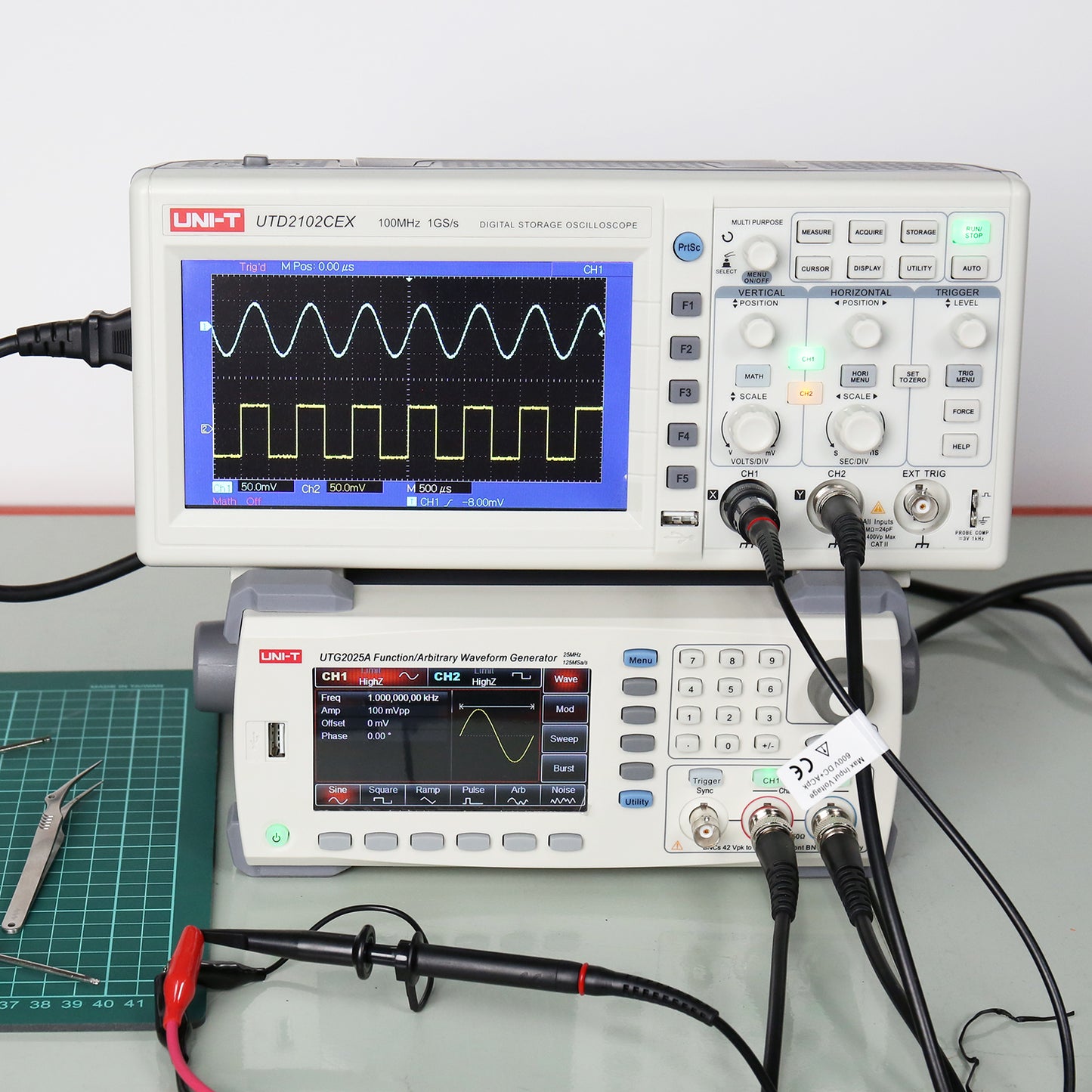 [Discontinued] UNI-T UTD2102CEX Dual Channel Digital Storage Oscilloscope